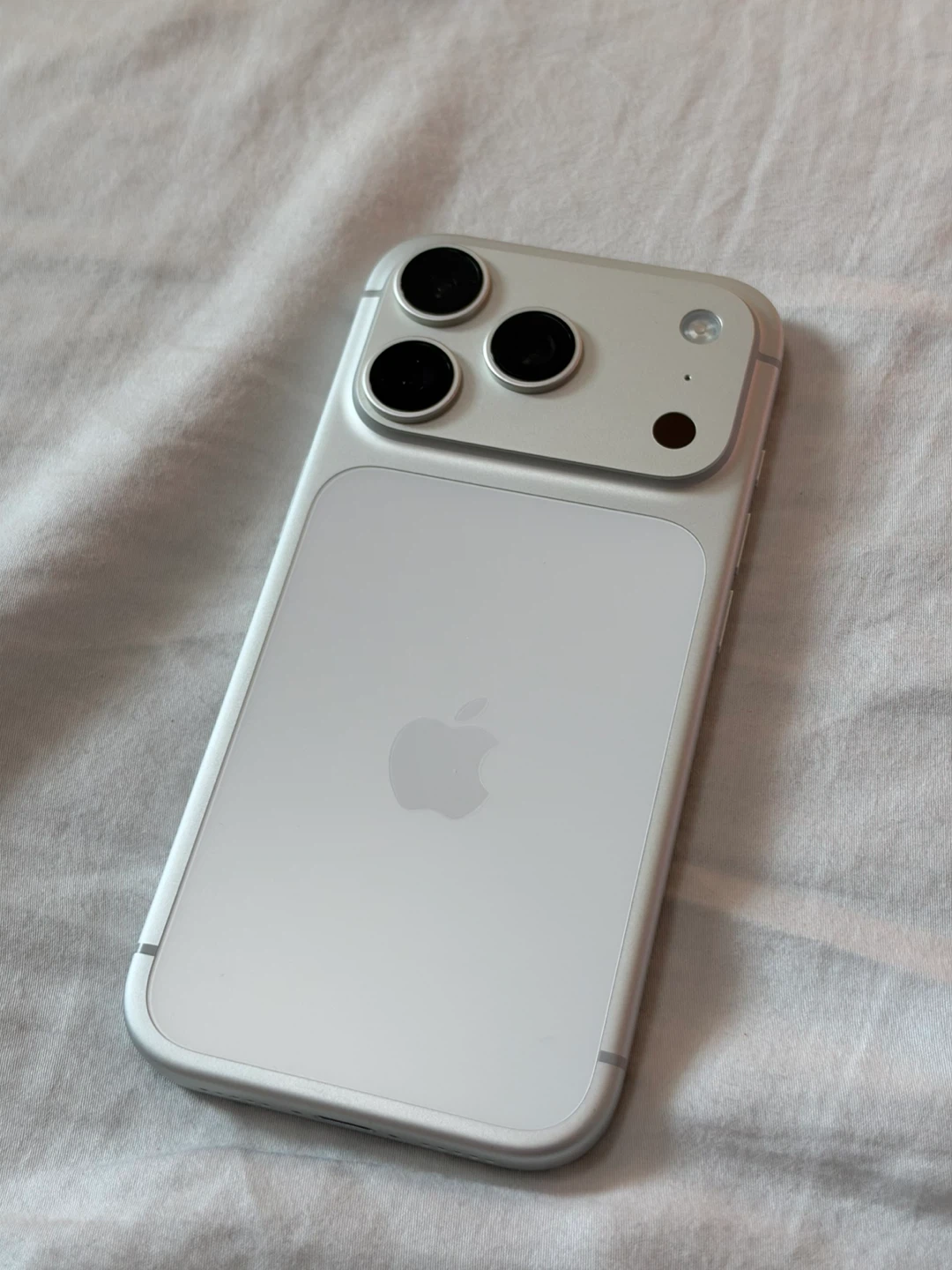 iPhone 17 Proシルバー 100%バッテリー
