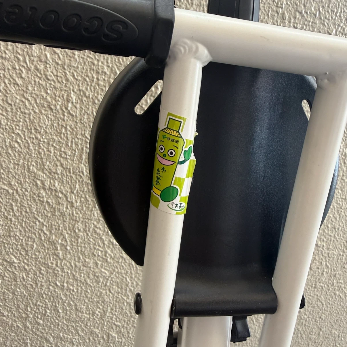 ハンディーキッズスクーター 3輪ベビーカー バギー 2.2kg コンパクト 超軽量 30kgまで 高さ調整可能の写真4枚目