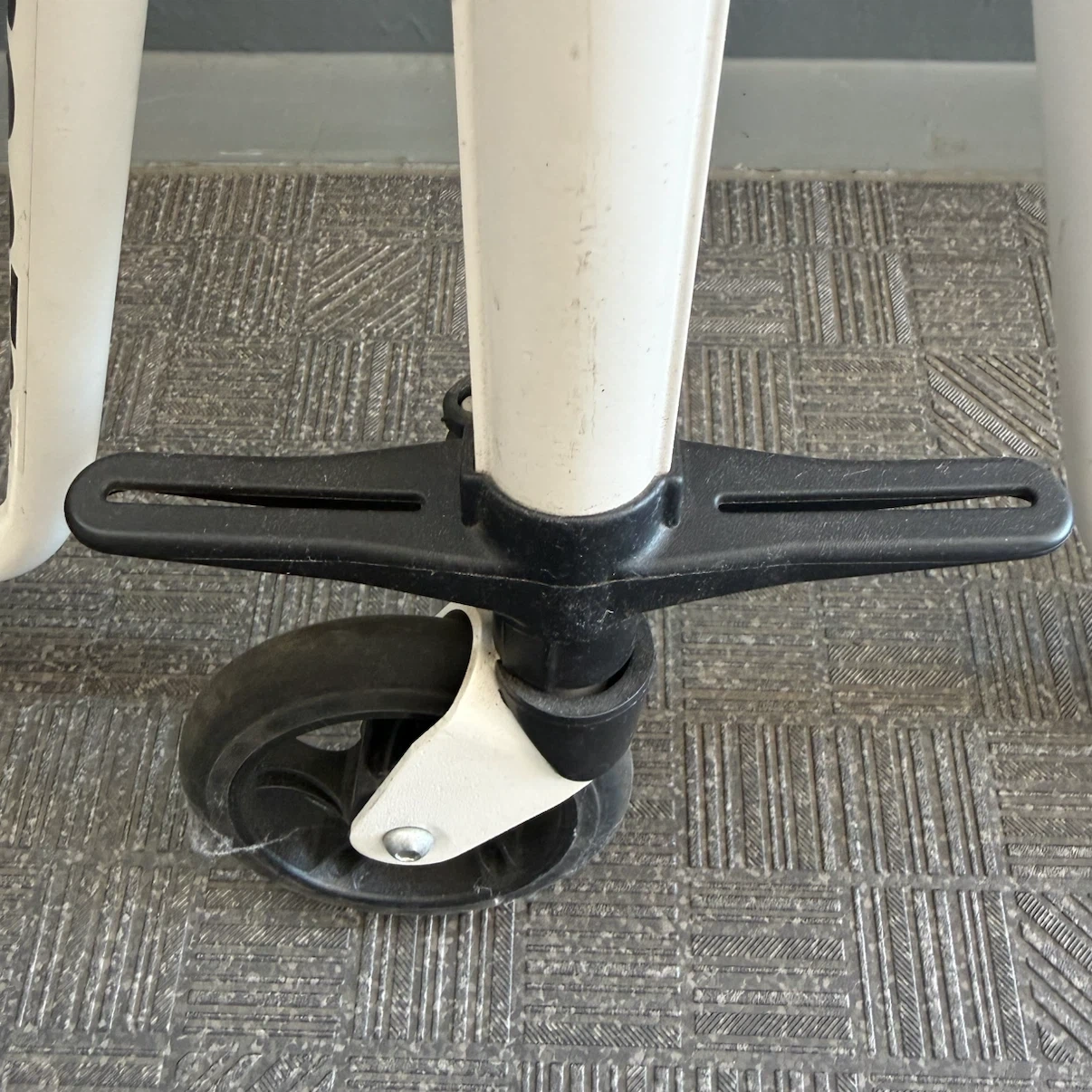 ハンディーキッズスクーター 3輪ベビーカー バギー 2.2kg コンパクト 超軽量 30kgまで 高さ調整可能の写真6枚目