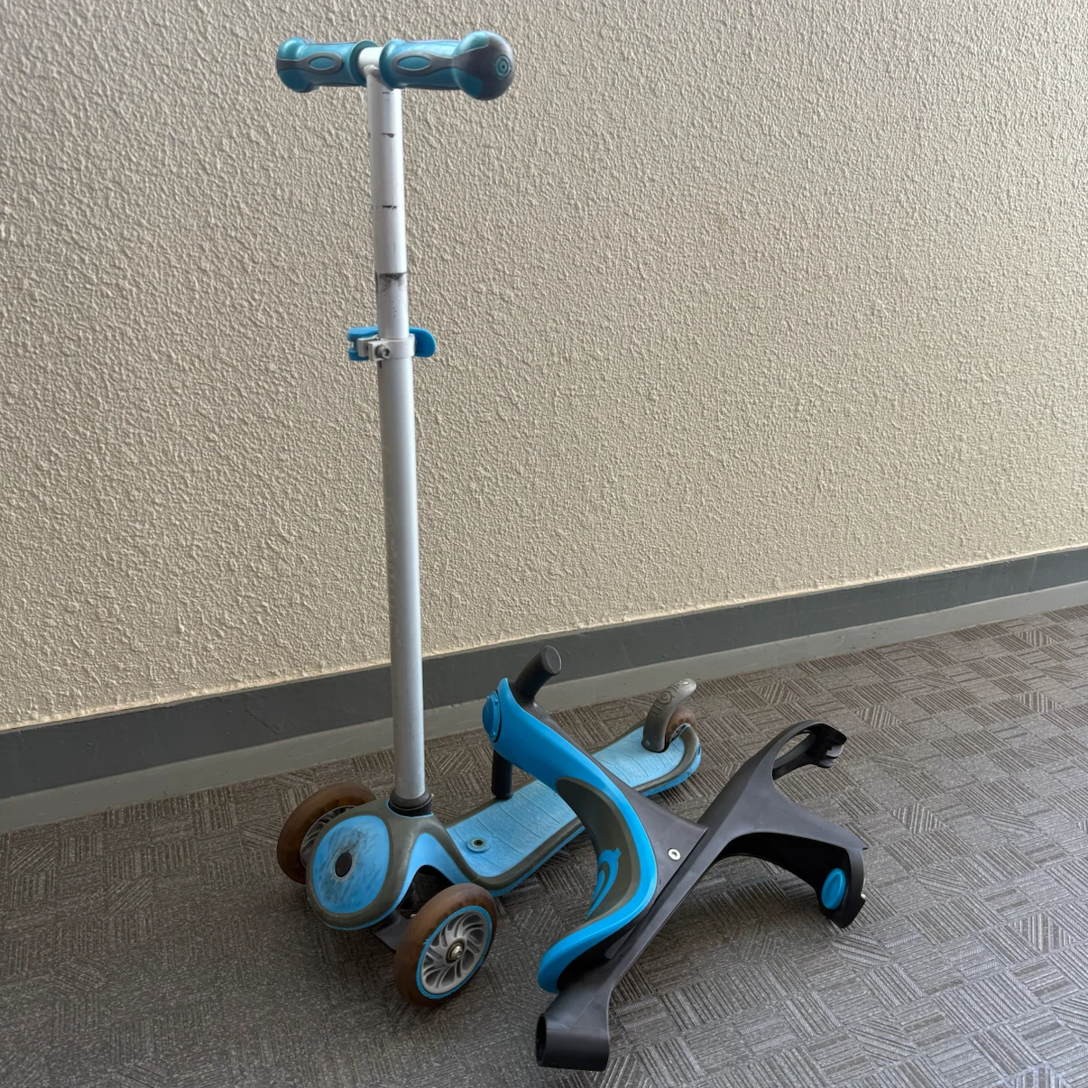 GLOBBER グロッバー キックスクーター キックボード 青色 キッズ
