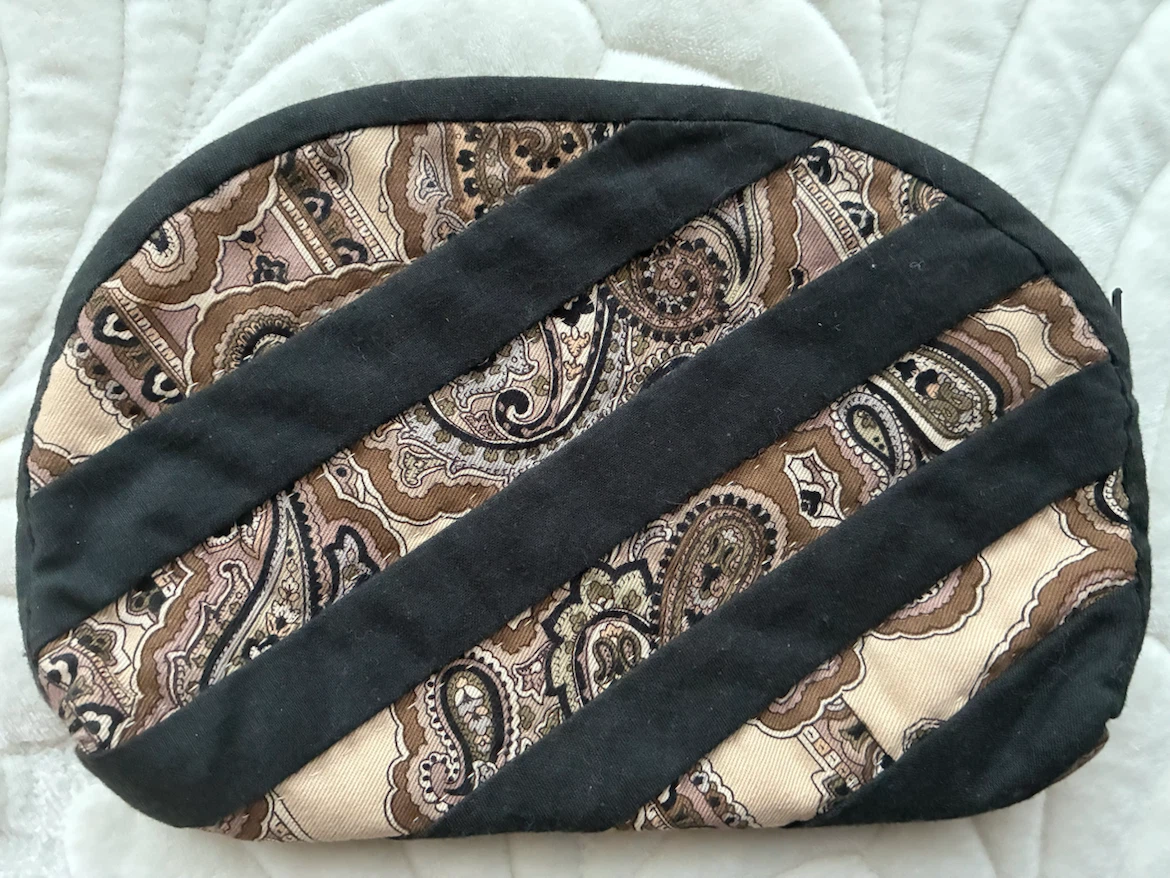 新品・未使用🌟ペイズリー柄 花柄ポーチ ❣️