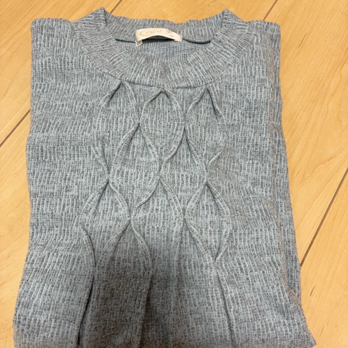グレー 長袖 ニット カットソー Mサイズの写真4枚目