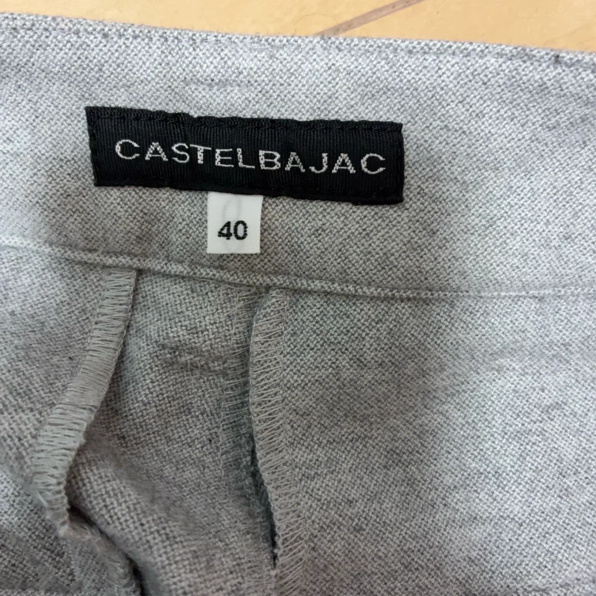 カステルバジャック パンツ グレー サイズ40の写真3枚目