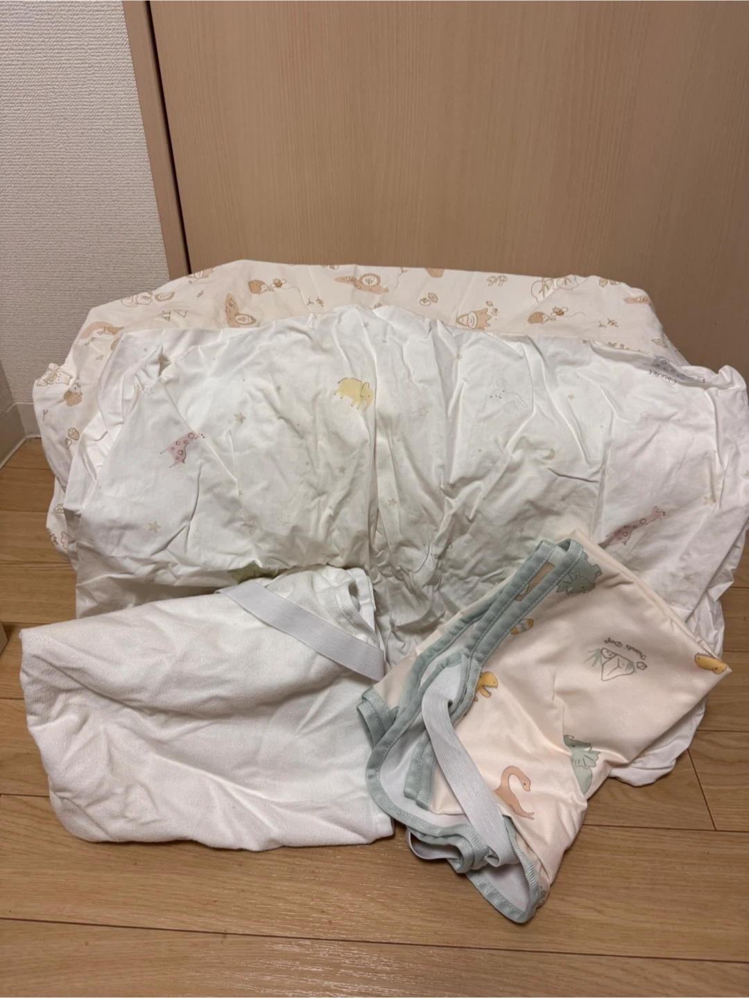 ベビー用ボックスシーツ2枚、防水シーツ2枚セット