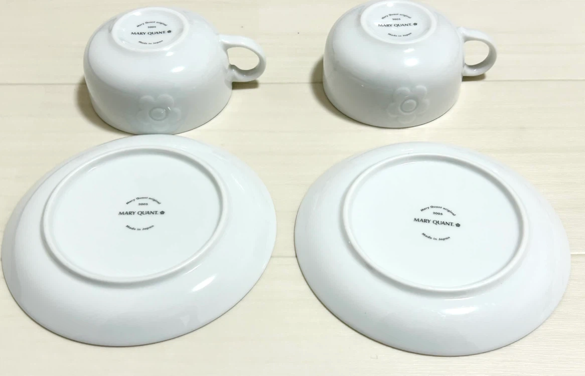 【美品】マリークワント スープカップ ティーカップ&ソーサー ペア 2客セット 白 デイジー 2005 ノベルティ 非売品の写真4枚目