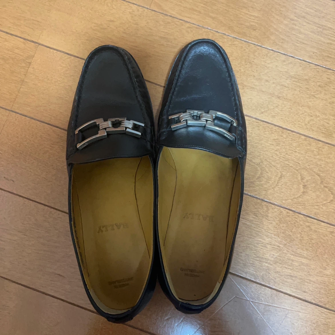 バリー ローファー ブラックの写真2枚目