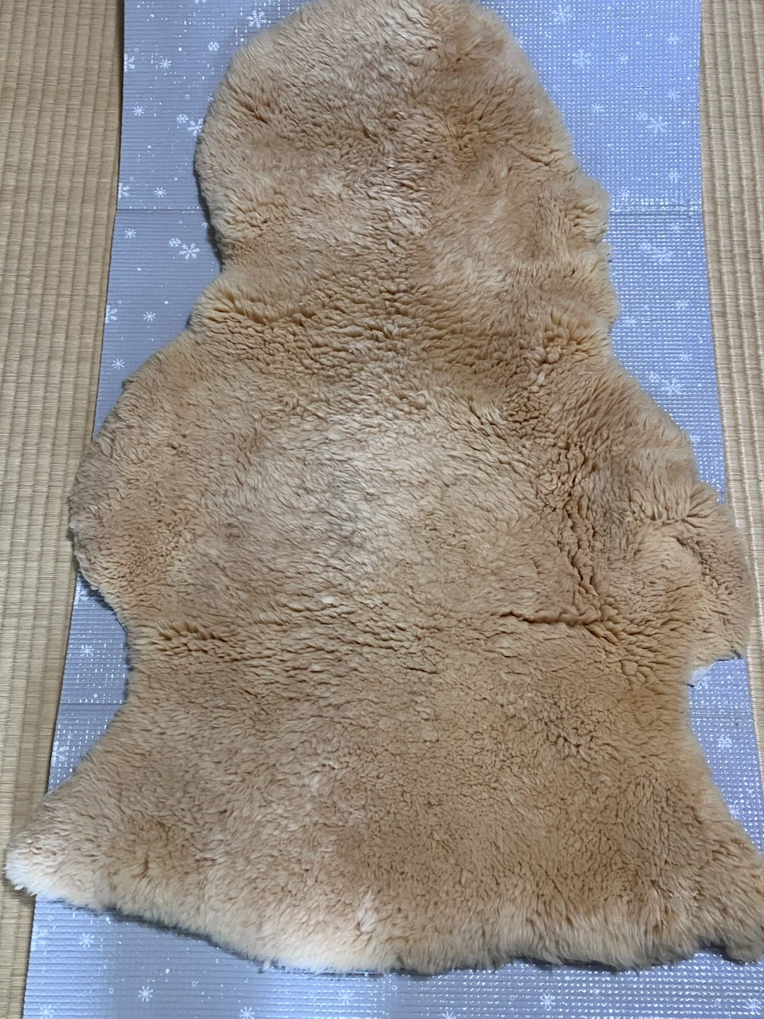 毛皮マット 縦 最長約96x横 最長約68cm