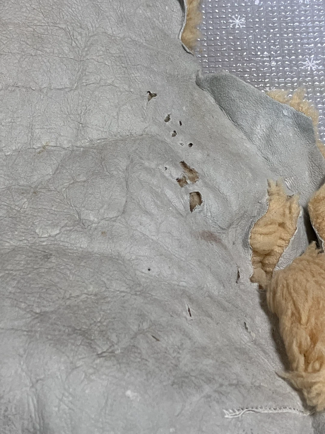 毛皮マット 縦 最長約96x横 最長約68cmの写真3枚目
