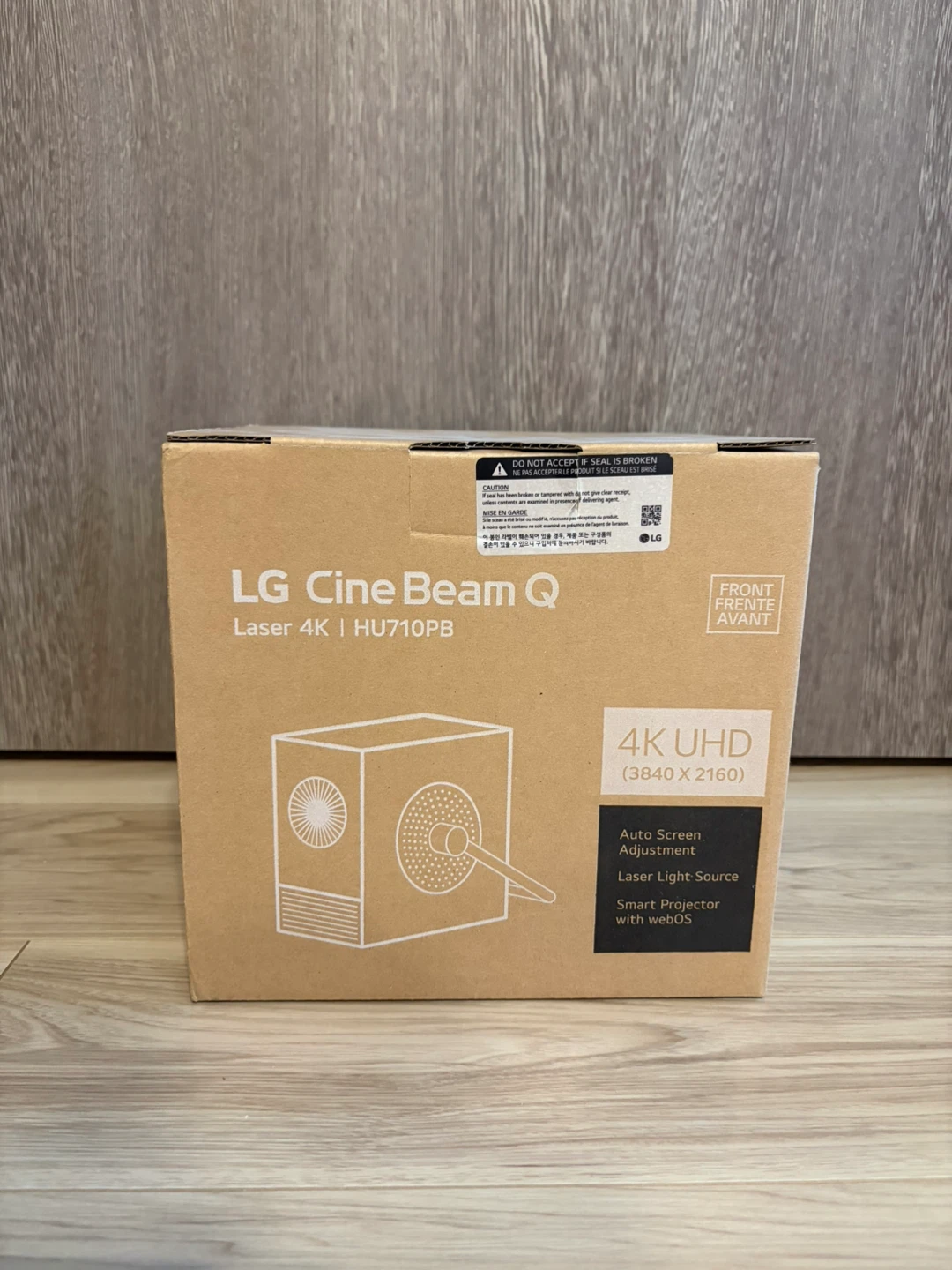 【超美品】LG CineBeam Q 4Kプロジェクターの写真2枚目
