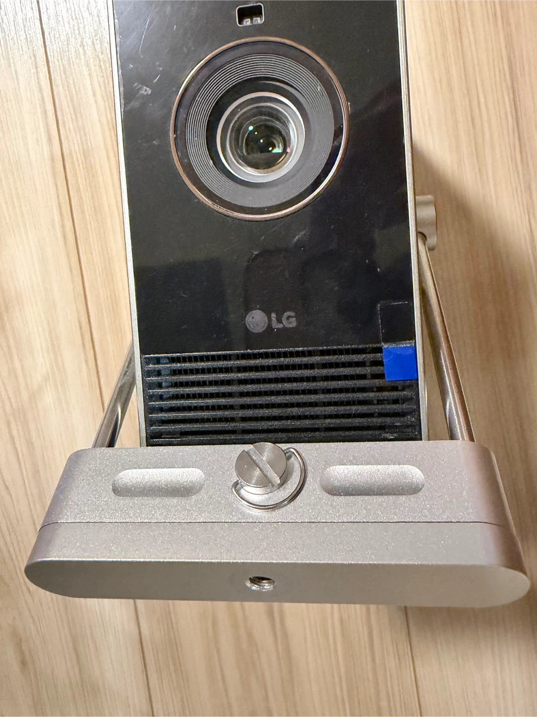 【超美品】LG CineBeam Q 4Kプロジェクターの写真6枚目