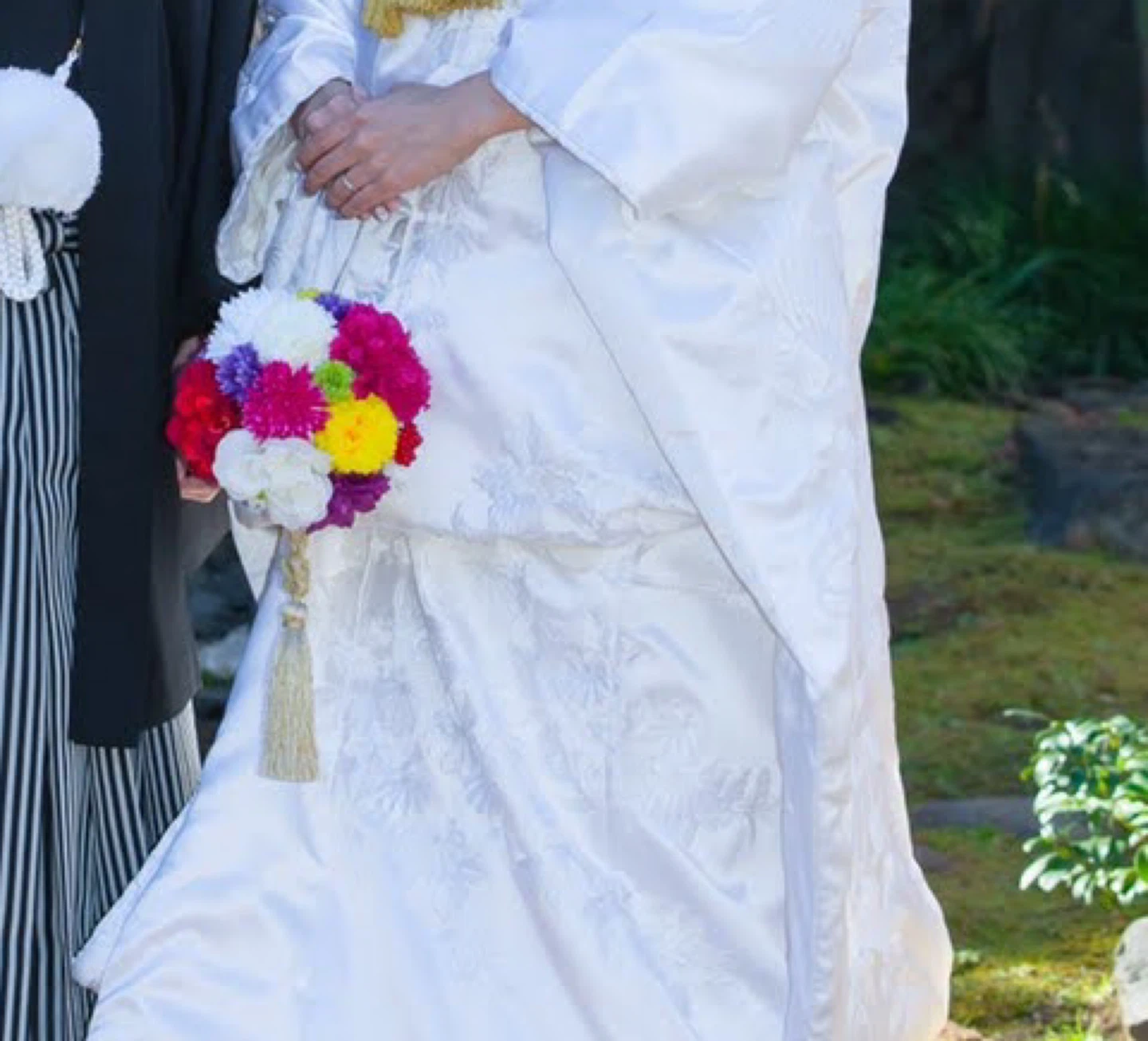 和装ボールブーケ 造花 タッセル付きの写真3枚目