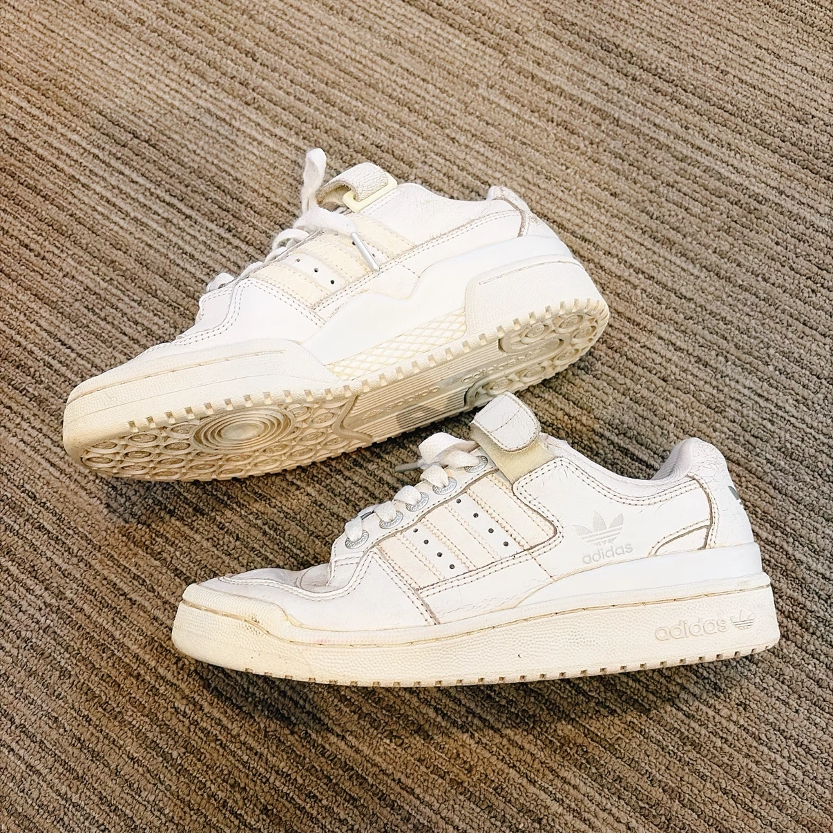 adidas FORUM LOW(フォーラム ロー) 25cmの写真2枚目