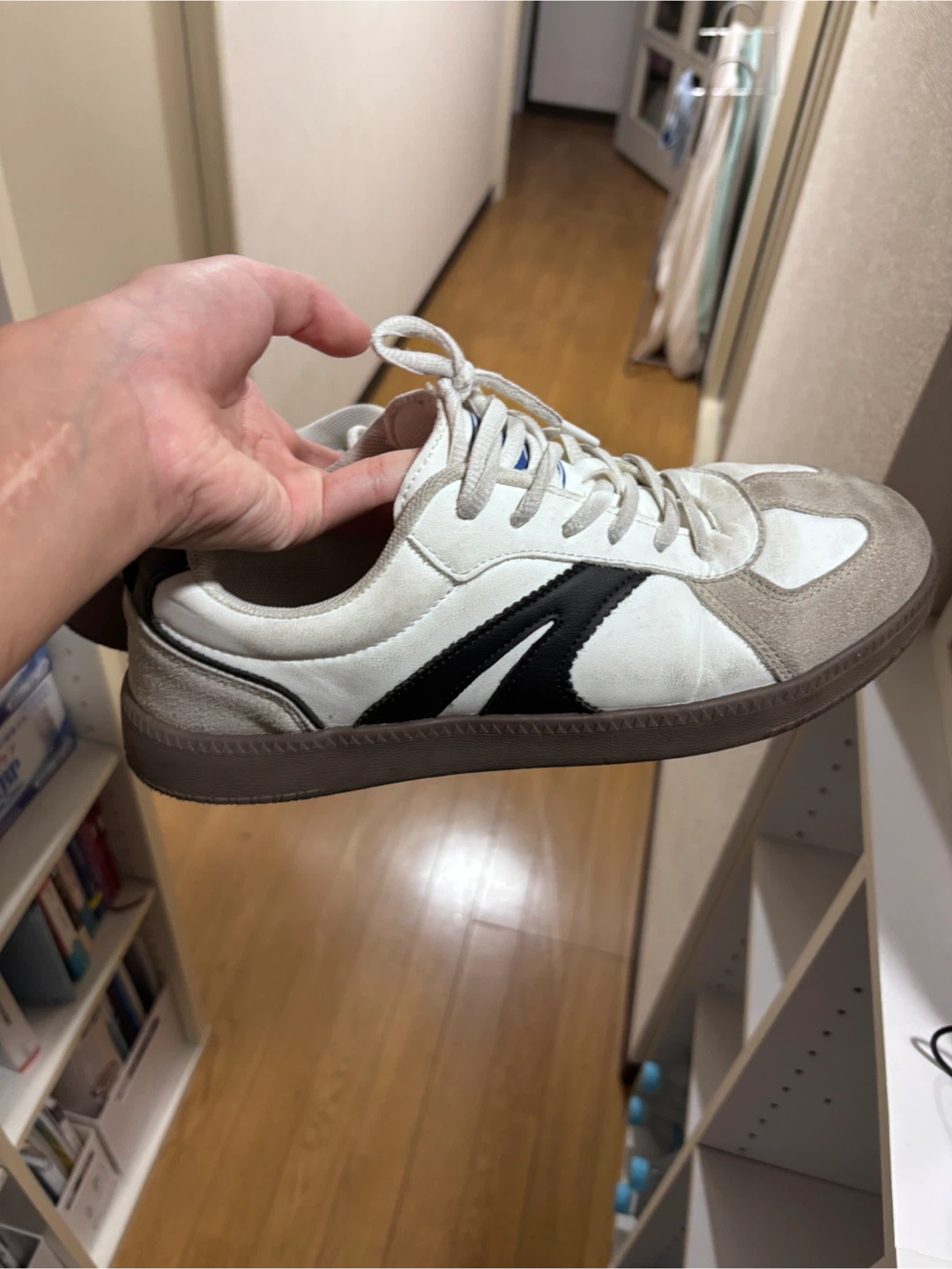 スニーカー ホワイト×ブラックの写真3枚目