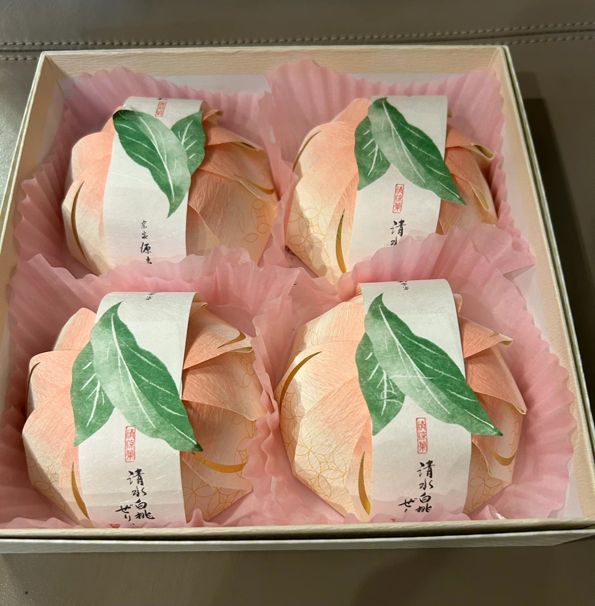源吉兆庵 清水白桃ぜりぃ 4個入