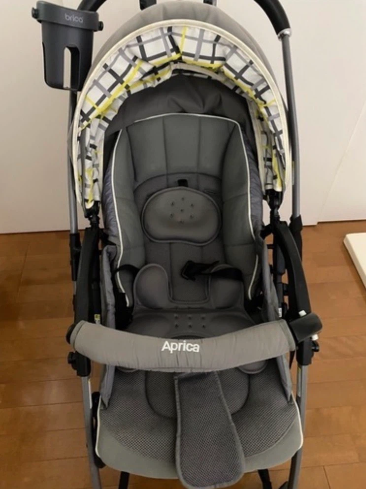 アップリカ ベビーカー グレーの写真2枚目