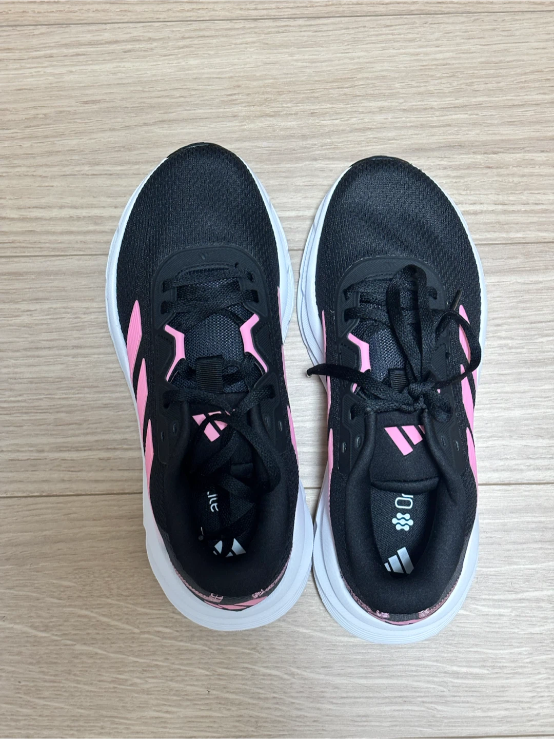 (Adidas)(新品)アディダス レディース スニーカー 24cm ブラック ピンク