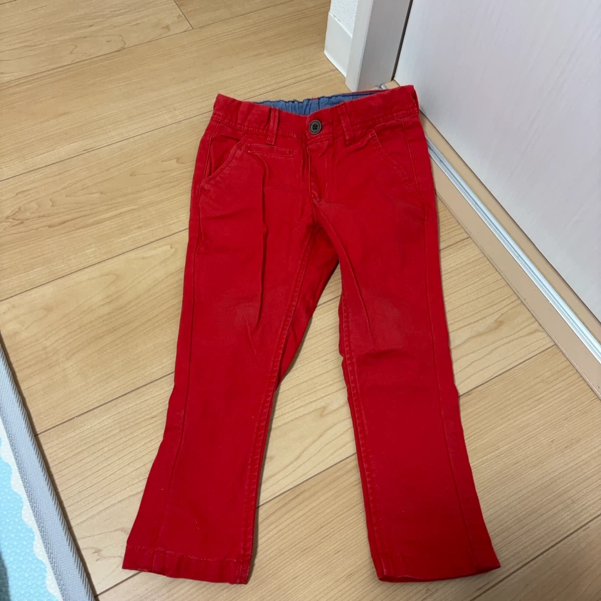 H&M エイチアンドエム キッズ パンツ 赤
