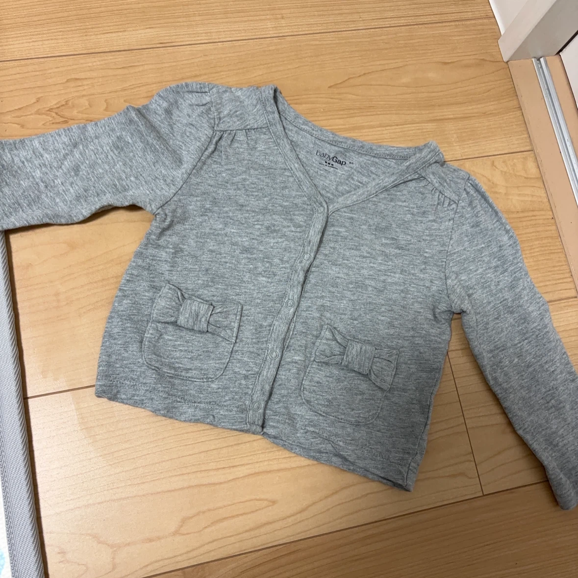 BabyGAP　ベビーギャップ リボン付カーディガン グレー