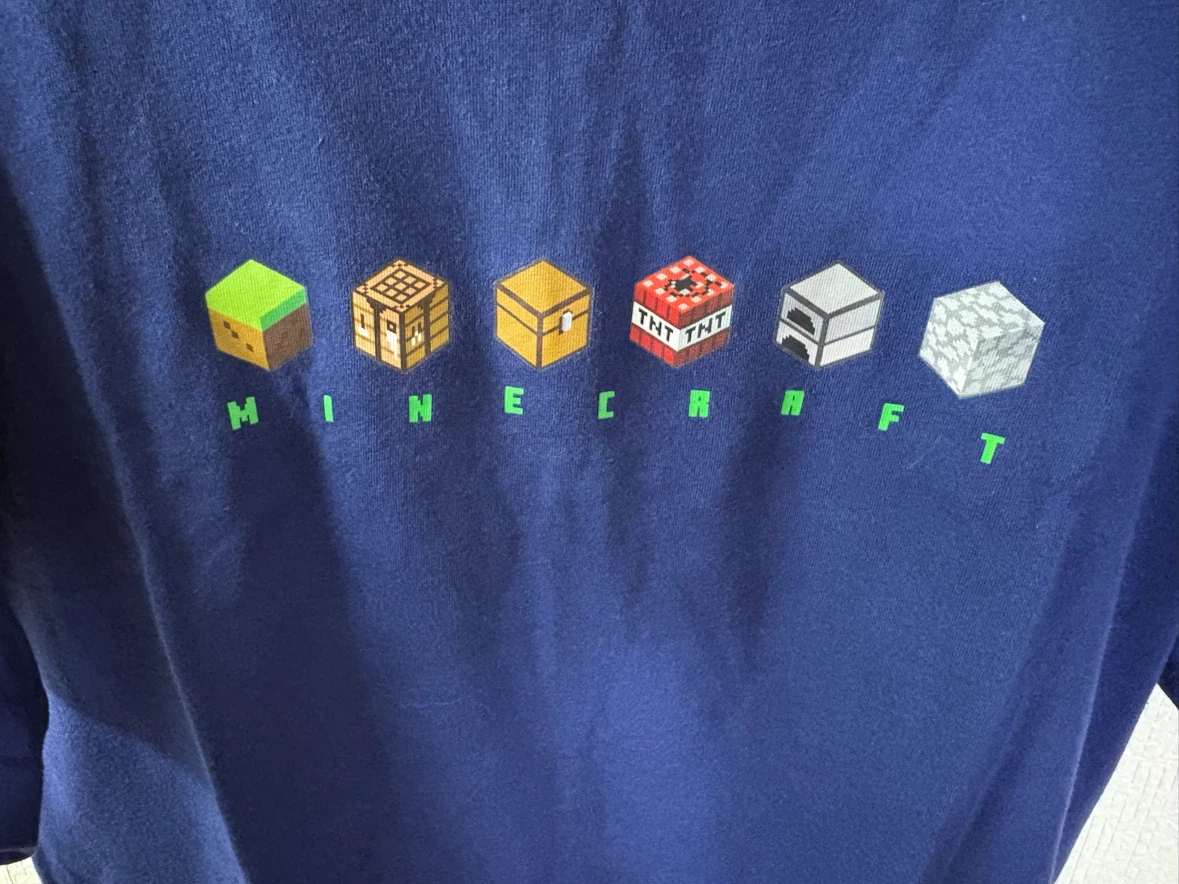 ユニクロ マインクラフト UT 紺 Mサイズの写真4枚目