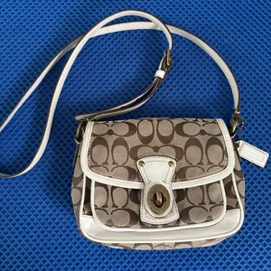 コーチ シグネチャー ショルダー バッグ ベージュ