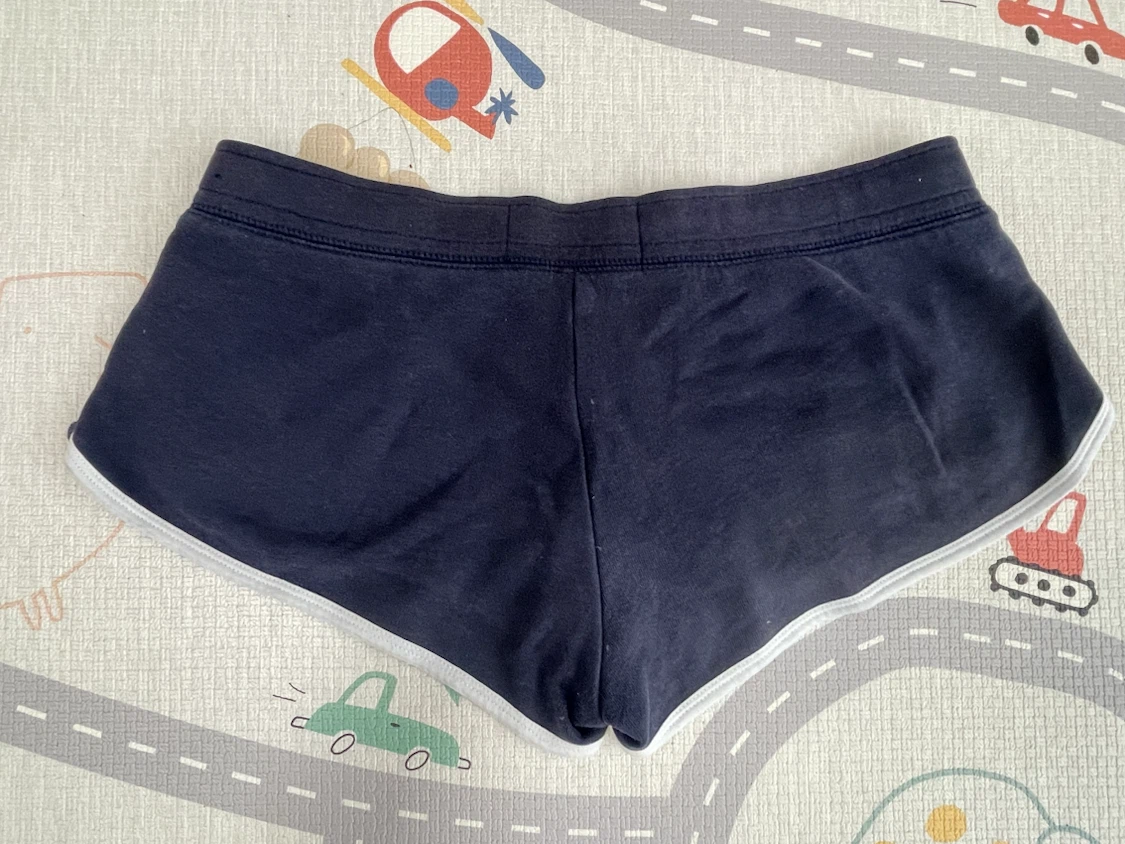 Hollister ショートパンツ ホットパンツ ネイビー XSの写真2枚目