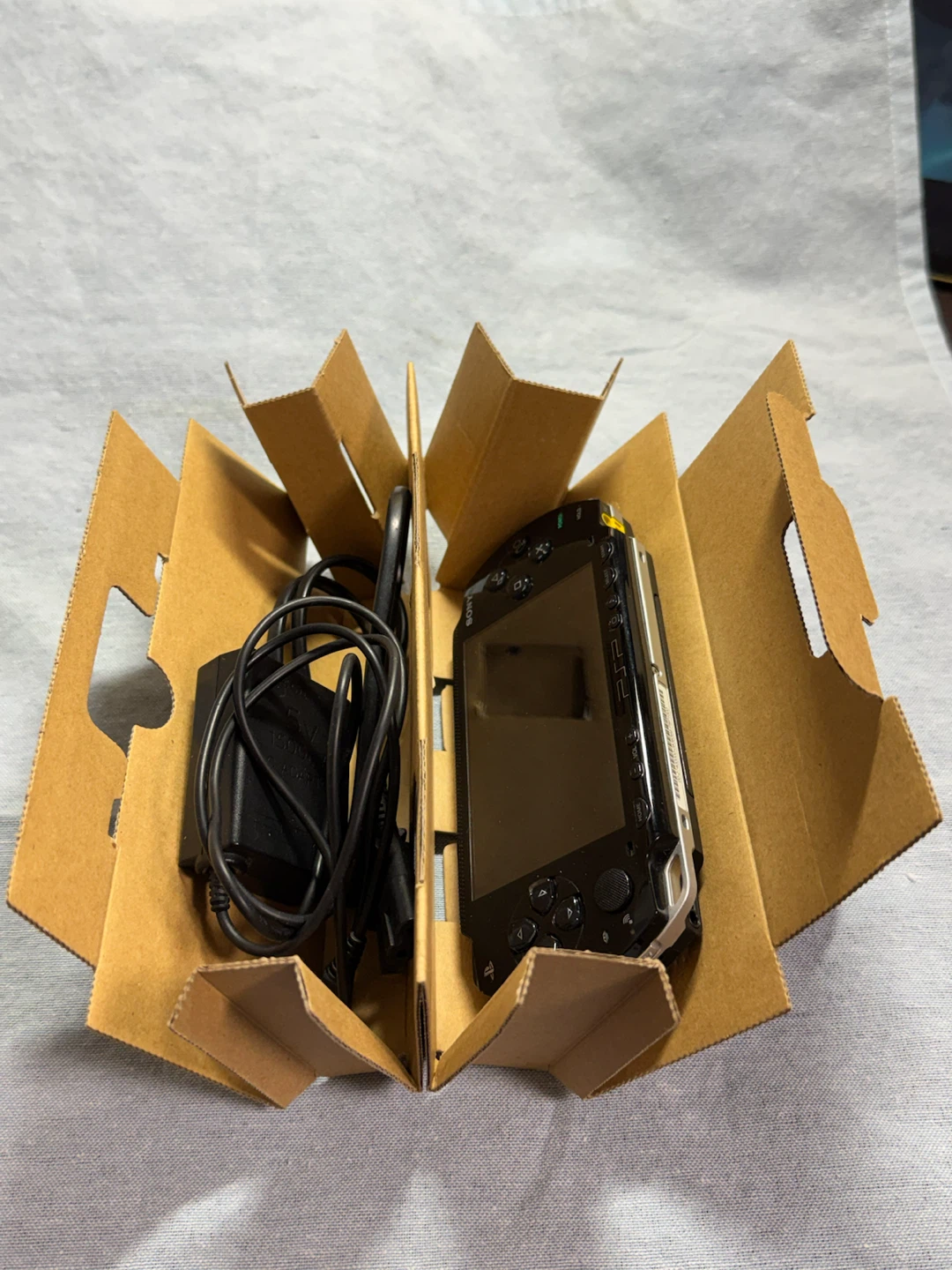 ソニー PSP-1000 本体とGTAソフトセットの写真5枚目