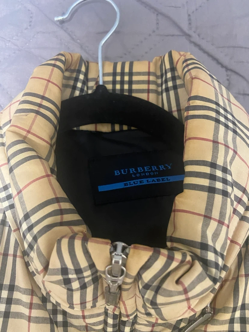 burberry バーバリーブルーレーベル ノバチェック ダウンパーカー Lサイズの写真2枚目