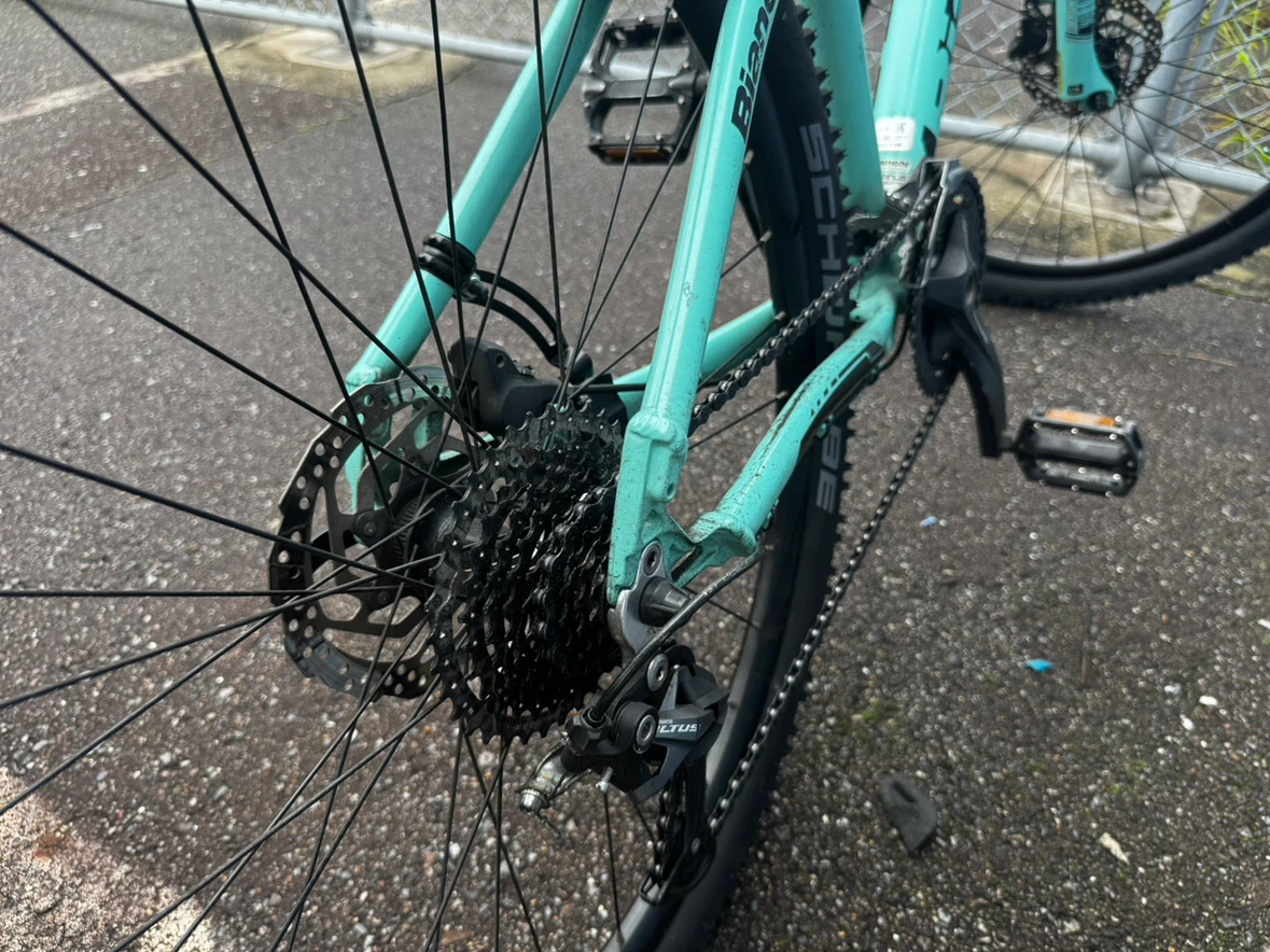 室内保管: ビアンキ KUMA 27.5 マウンテンバイクの写真3枚目
