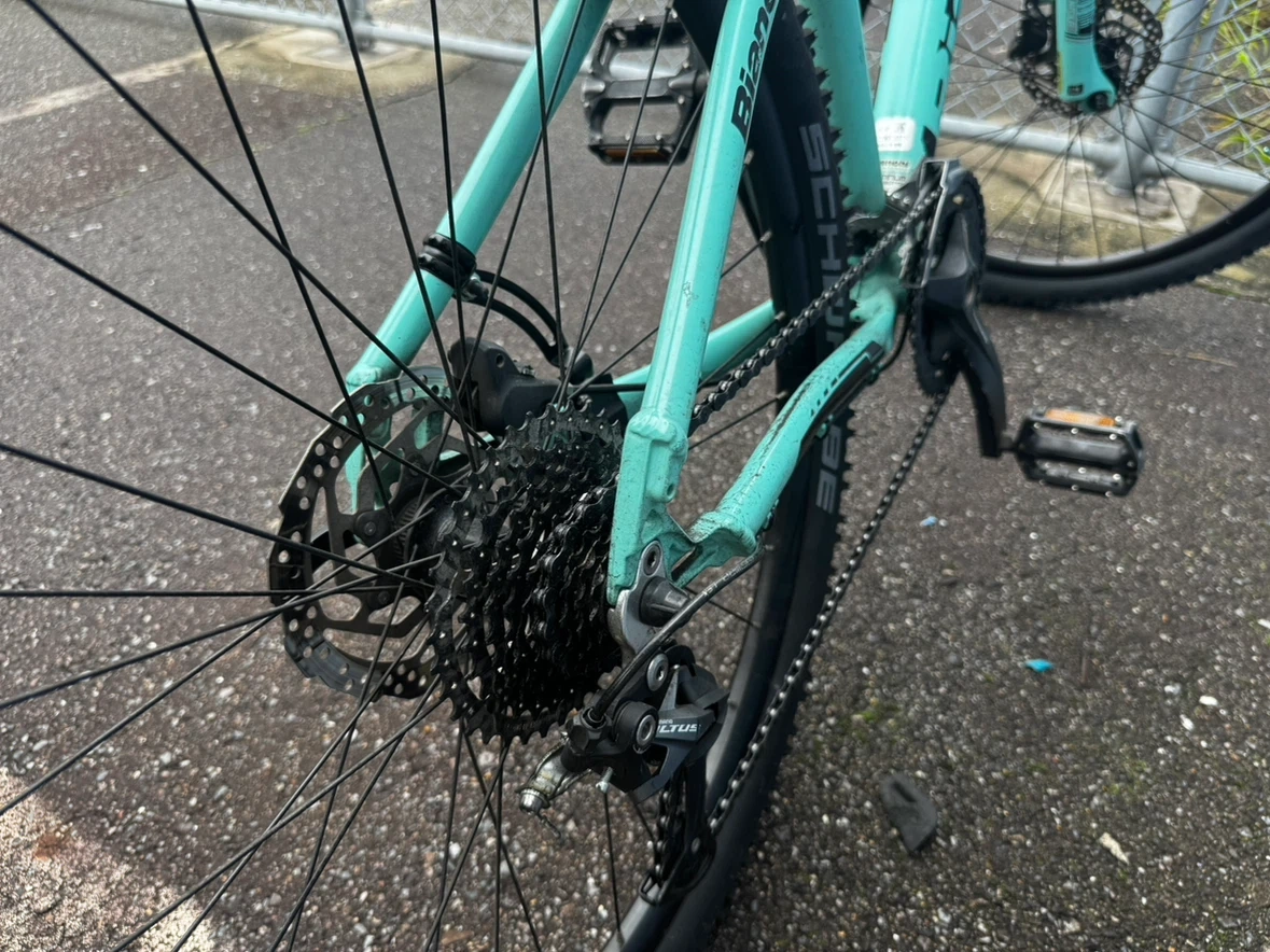 室内保管: ビアンキ KUMA 27.5 マウンテンバイクの写真3枚目