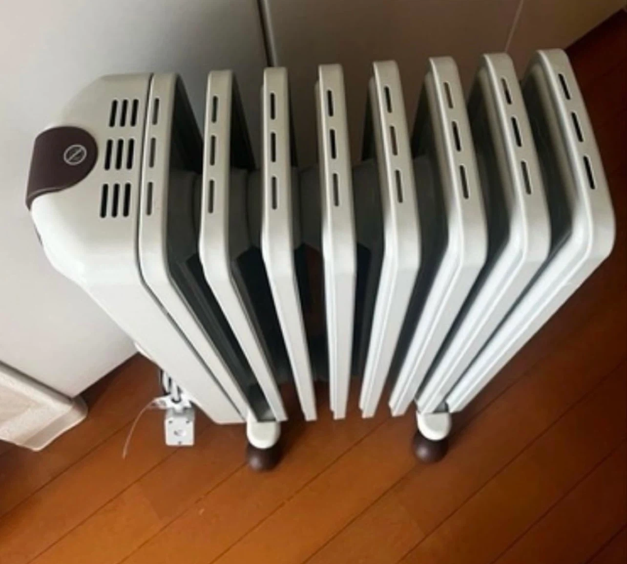 美品】DeLonghi デロンギ オイルヒーター JR0812の写真2枚目