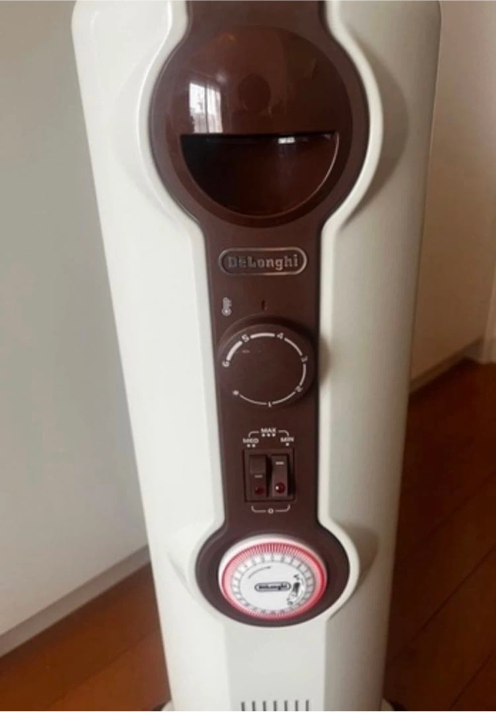 美品】DeLonghi デロンギ オイルヒーター JR0812の写真4枚目