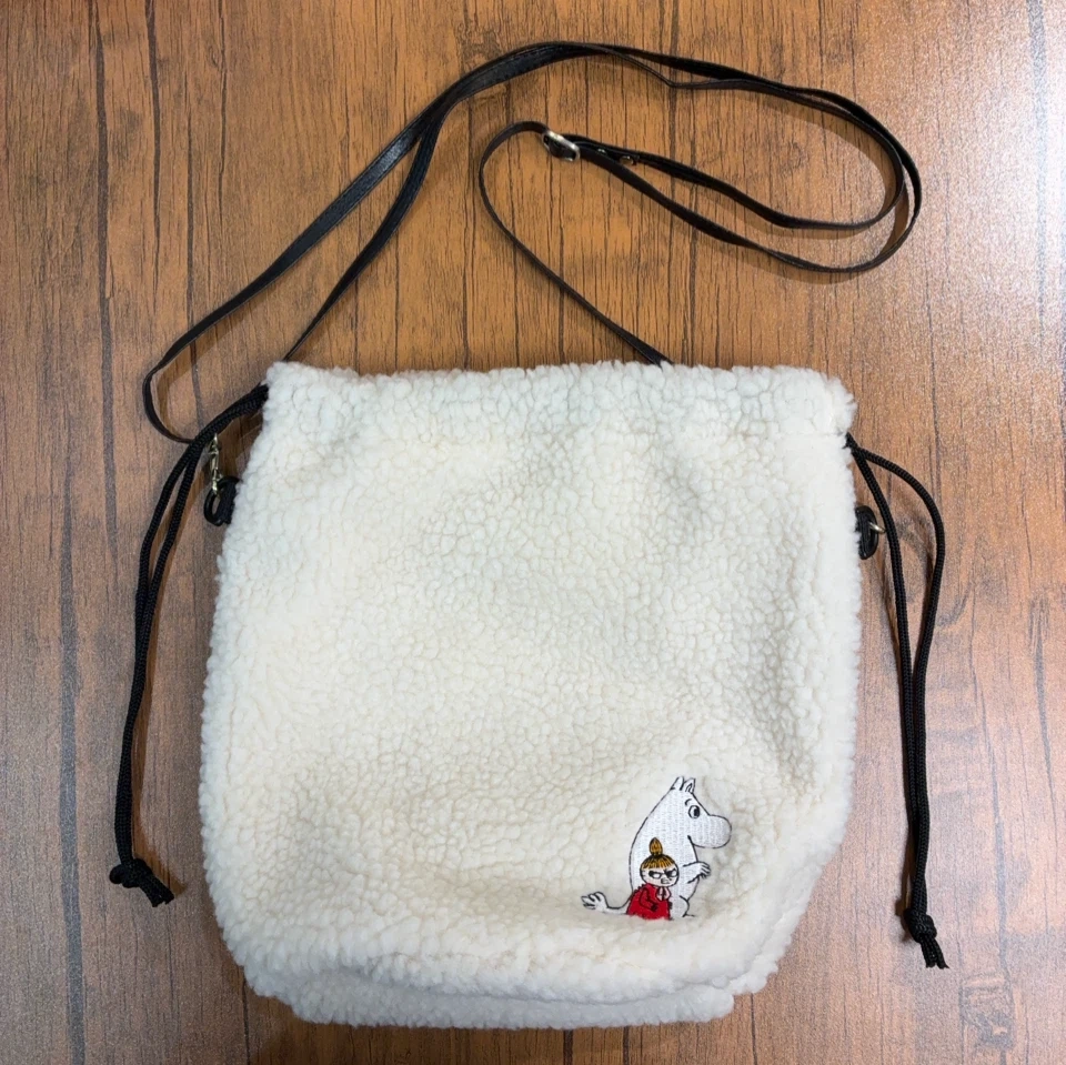 ムーミンとリトルミイの刺繍入りボアポシェット(ショルダーバッグ)