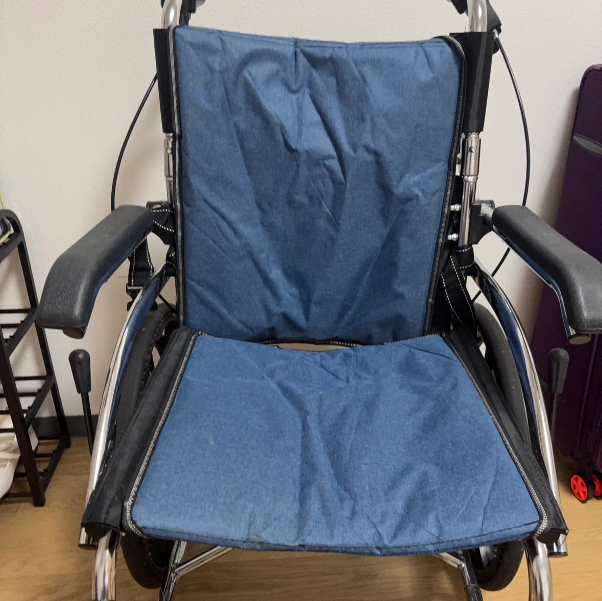介助用車椅子 折りたたみ 軽量の写真2枚目