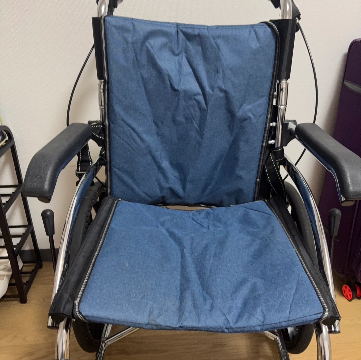 介助用車椅子 折りたたみ 軽量の写真2枚目