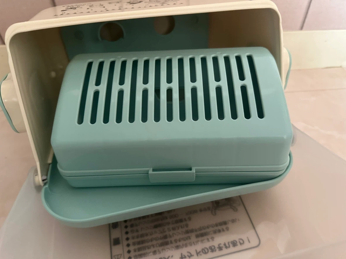 コンビ モンポケ 電子レンジ除菌&保管ケースの写真2枚目