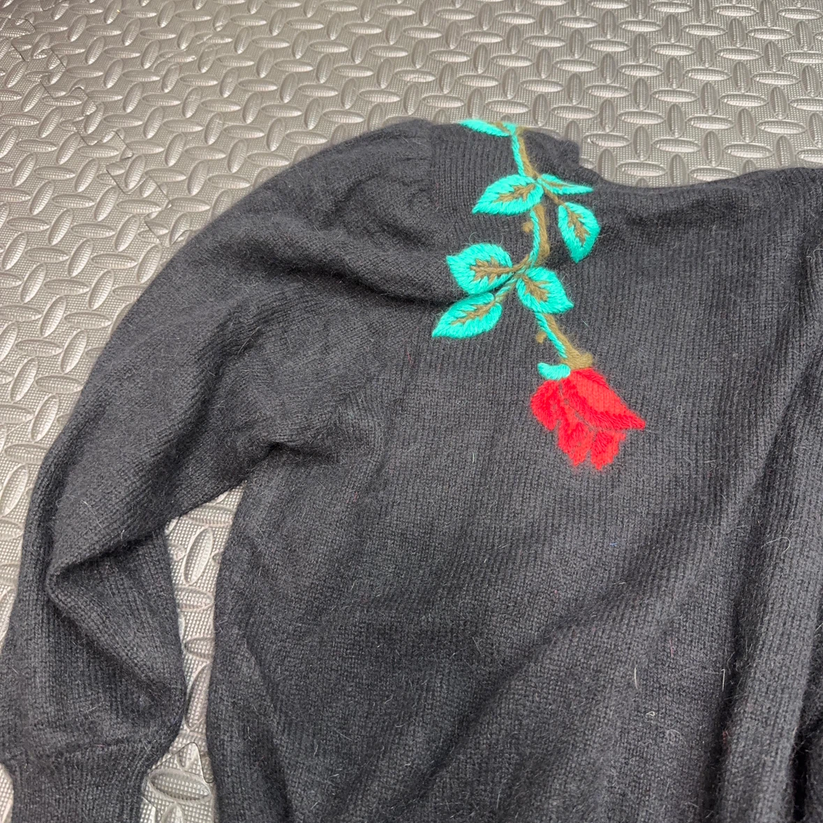 バンボーレ ニット 9号 黒 刺繍の写真3枚目