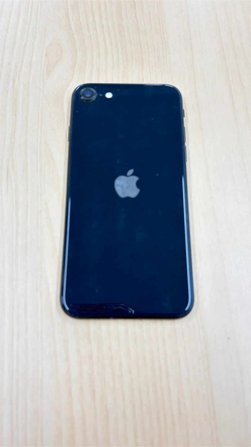 iPhone SE第三世代 64GB ブラックの写真2枚目