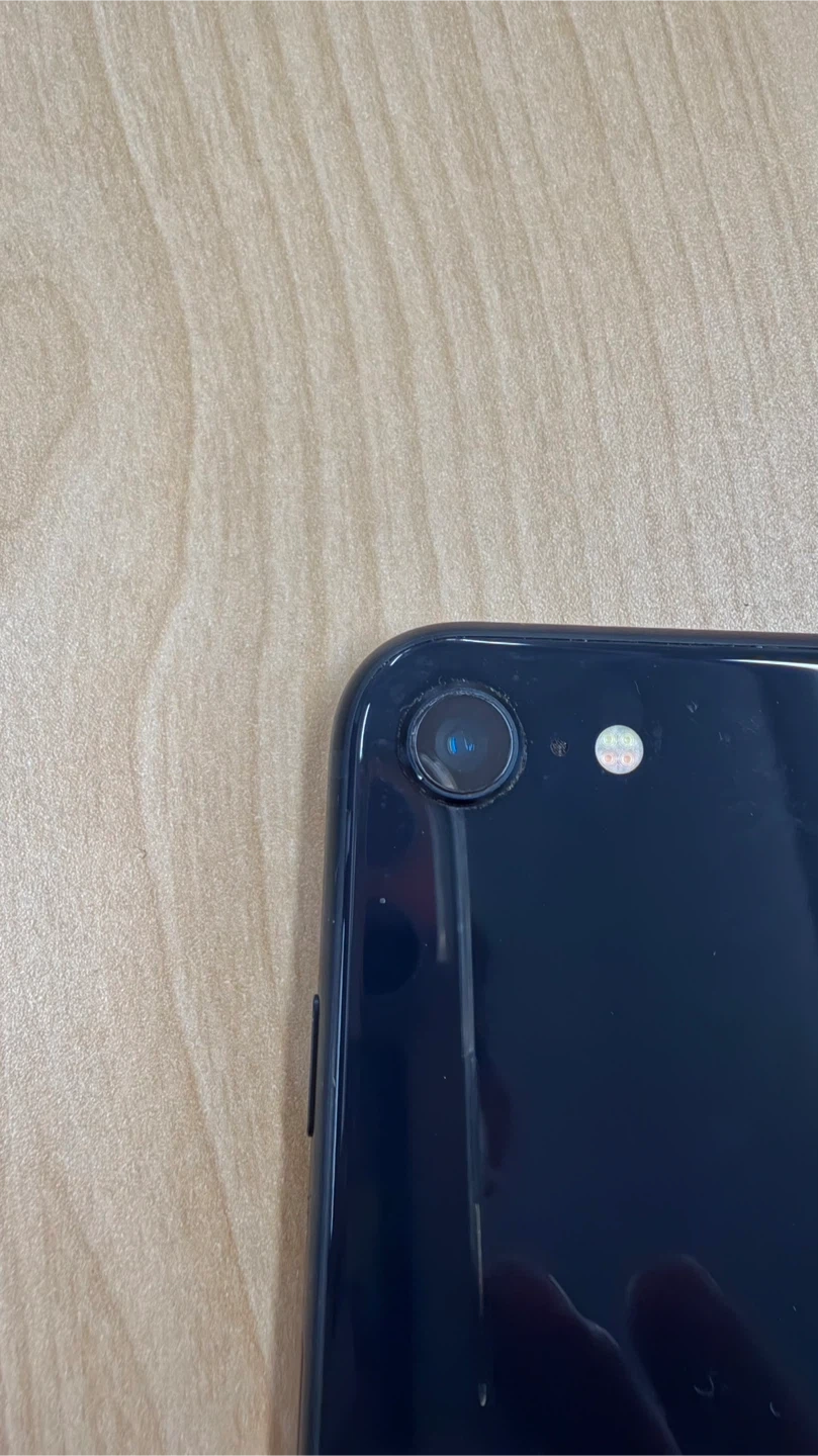 iPhone SE第三世代 64GB ブラックの写真3枚目