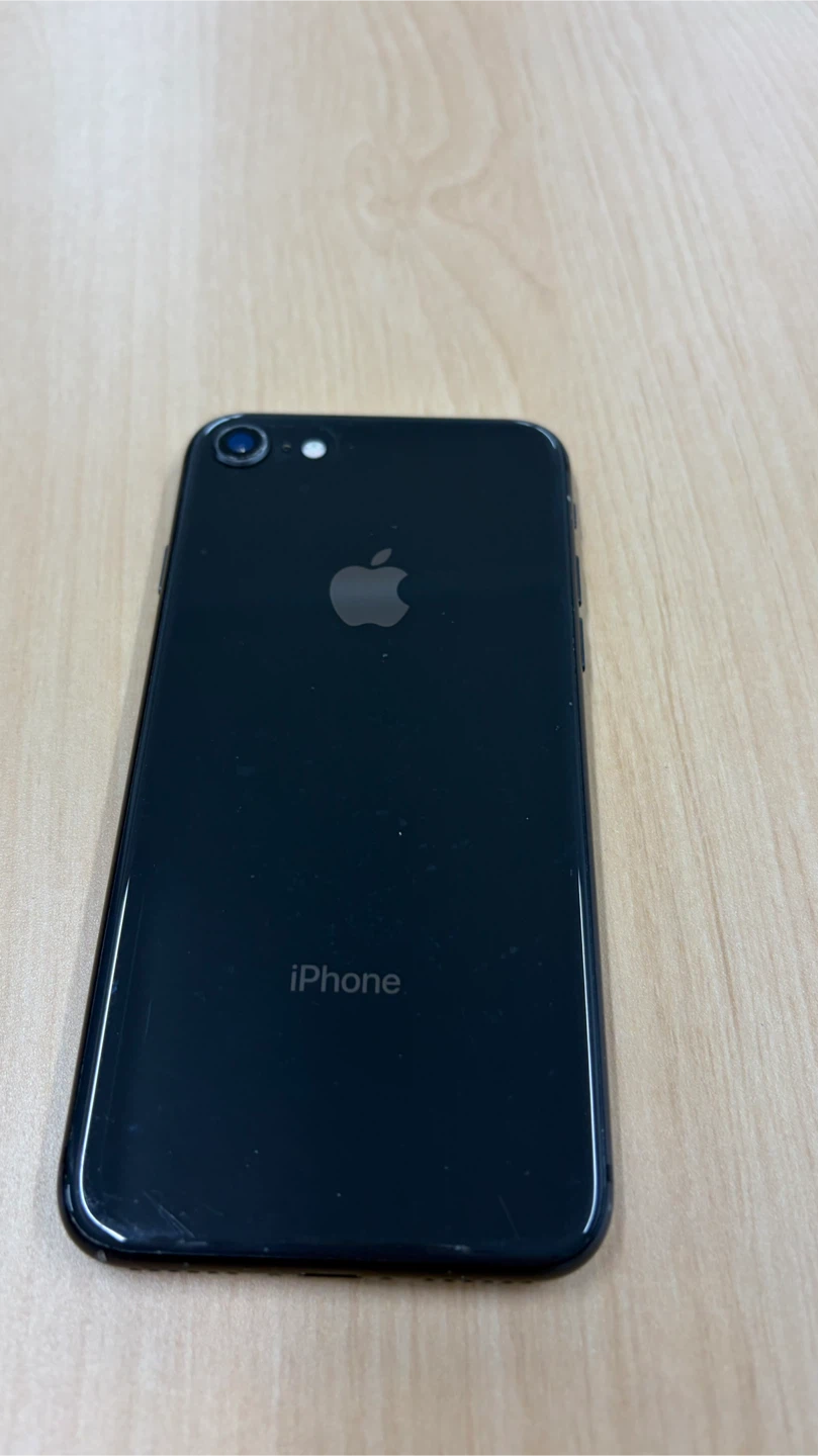 iPhone 8 大容量256GB ブラックの写真4枚目