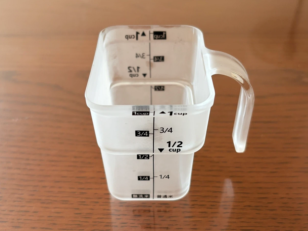 【ジャンク品】米びつ 山崎実業 タワー 5kg 計量カップ付の写真3枚目