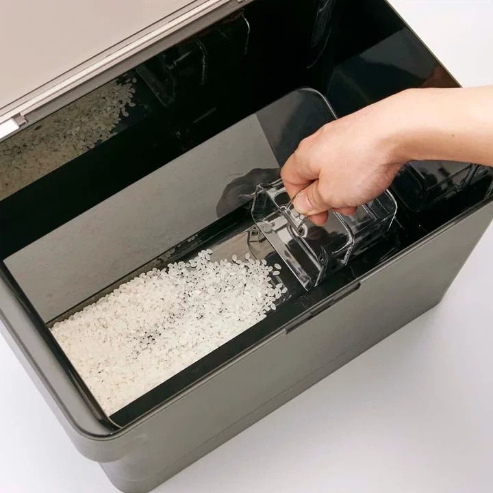 【ジャンク品】米びつ 山崎実業 タワー 5kg 計量カップ付の写真8枚目