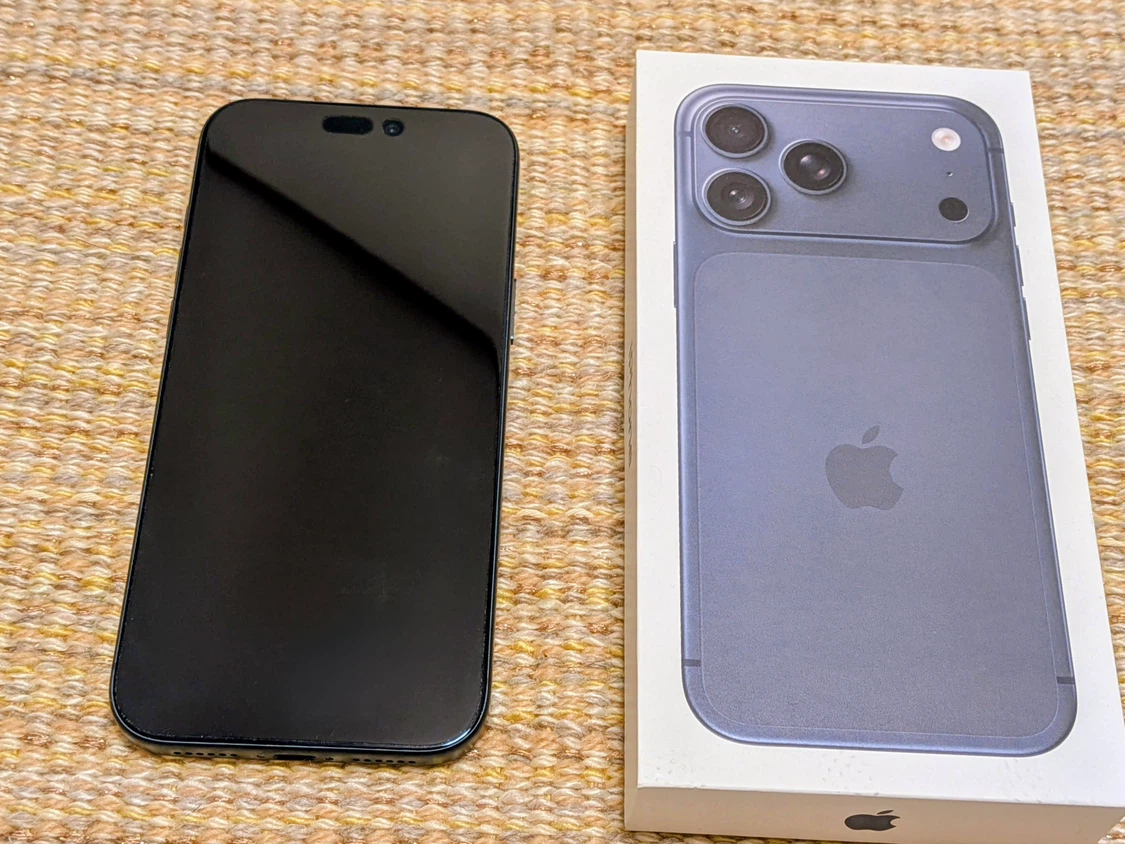 極美品 香港版 iPhone 17 Pro Max 512GB ディープブルー 無音カメラ 物理SIM装着可 無傷 修理歴無の写真5枚目