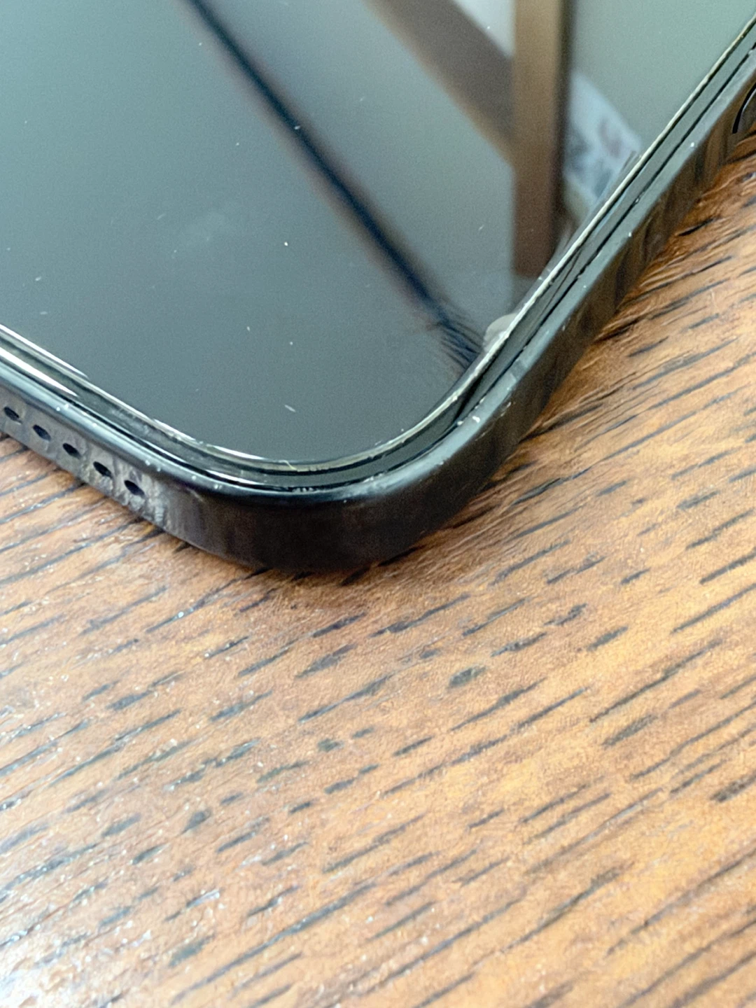 iPhone 16 Pro 128GB 表裏ともに割れありの写真5枚目