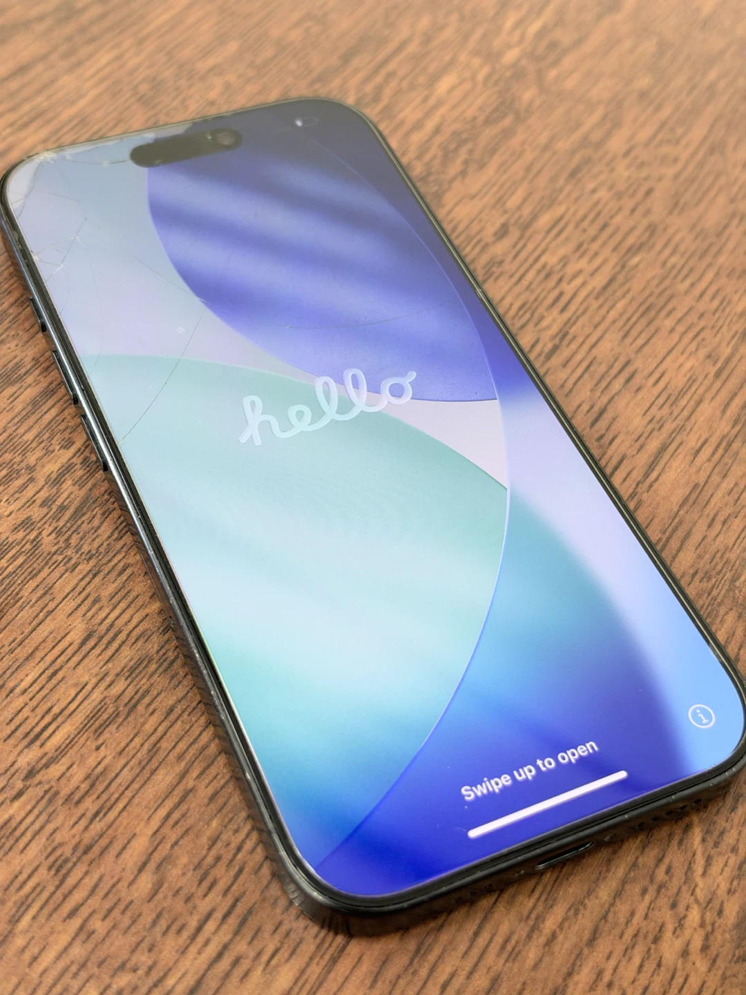 iPhone 16 Pro 128GB 表裏ともに割れありの写真8枚目