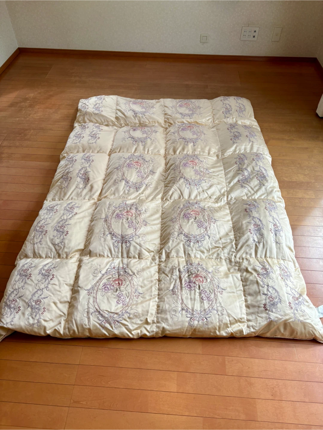 丸八真綿羽毛掛けふとん ダウン90% シルク50% 150×210cm 収納袋付