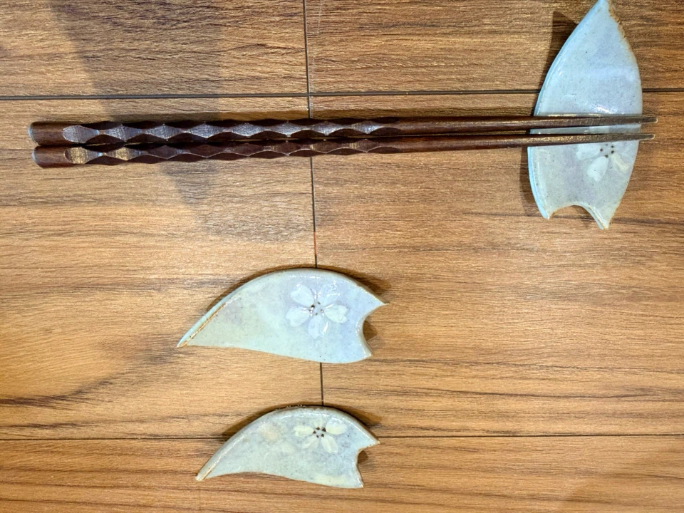 桜模様 陶器製 箸置き 3個セットの写真3枚目