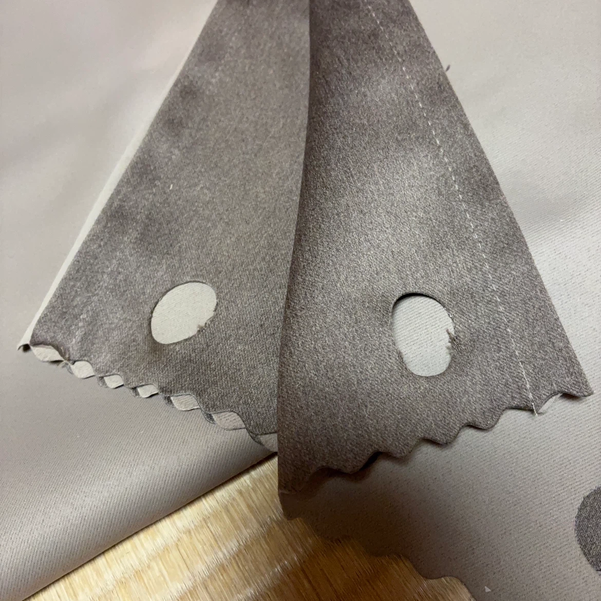 防炎カーテン2枚ほぼ未使用の写真5枚目