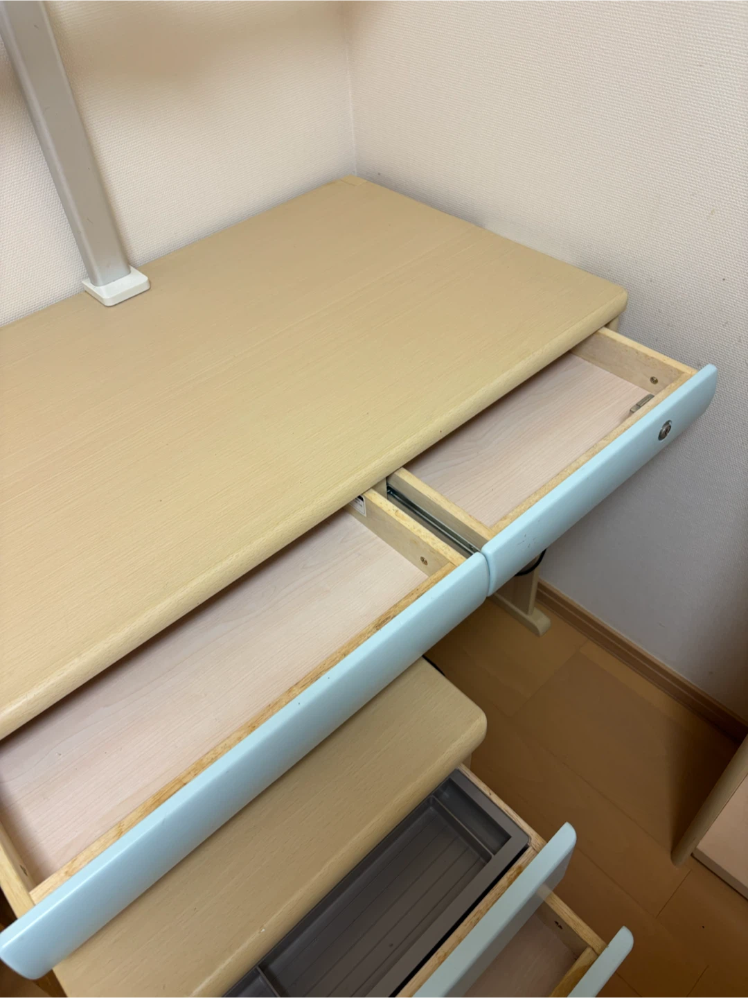 コイズミ 学習机 デスク＆シェルフセットの写真7枚目