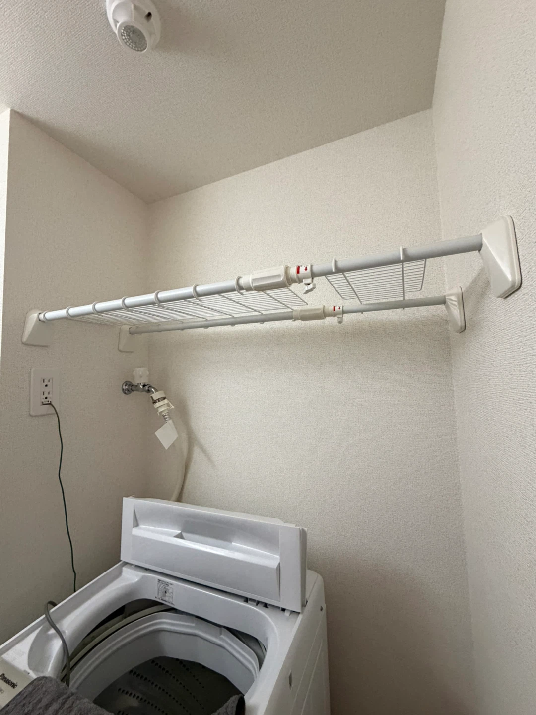 アイリスオーヤマ メッシュ棚 つっぱり棒 洗濯機の棚の写真2枚目