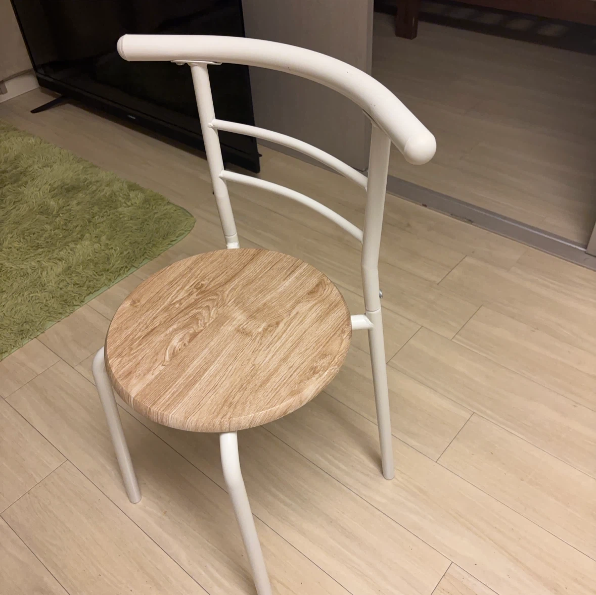 木製座面 チェア ホワイト シンプルの写真2枚目